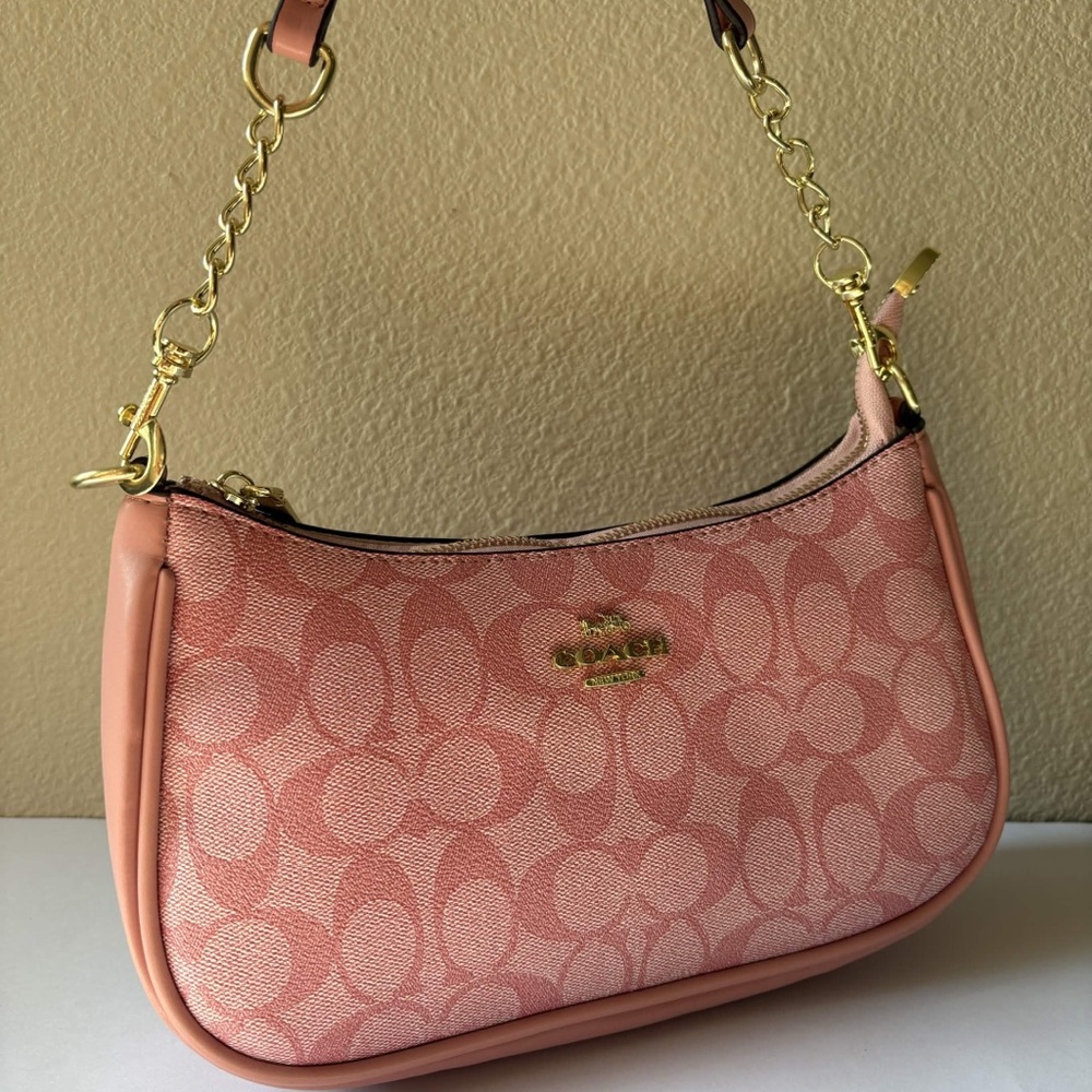 Coach Teri Shoulder Bag Pink